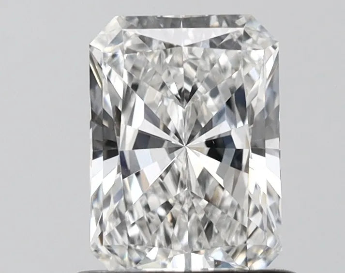 0.91ct Radiant Lab Grown Diamond (Colour E, Clarity VVS1, IGI Certified)
